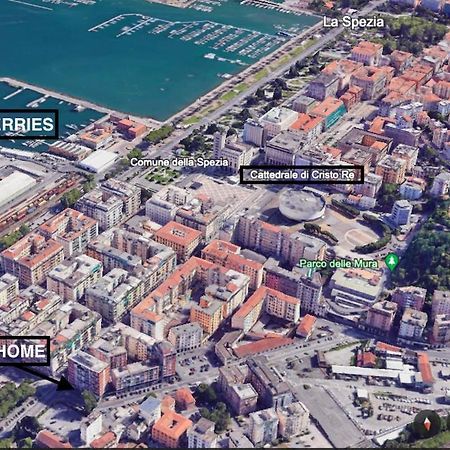 Ferienwohnung Bilocale Con Posto Auto La Chicca Del Golfo La Spezia Exterior foto