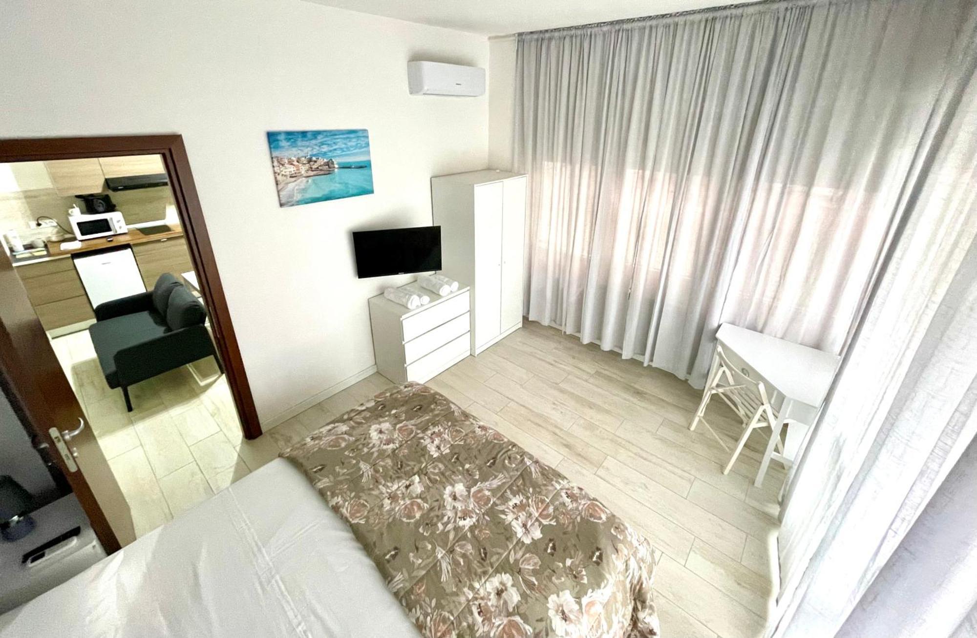 Ferienwohnung Bilocale Con Posto Auto La Chicca Del Golfo La Spezia Exterior foto